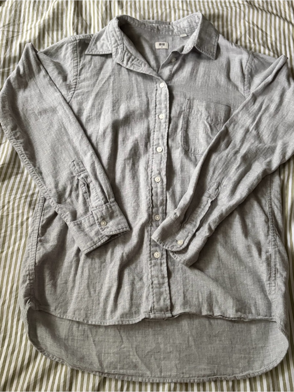 Uniqlo Gray Women’s Button-Down Shirt